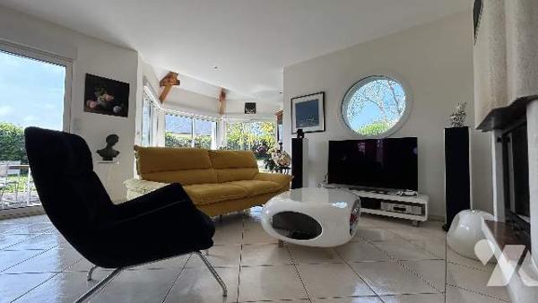 BELLE MAISON 4 CHAMBRES, TERRAIN 749 m², GARAGE