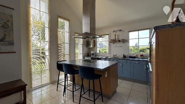 BELLE MAISON 4 CHAMBRES, TERRAIN 749 m², GARAGE