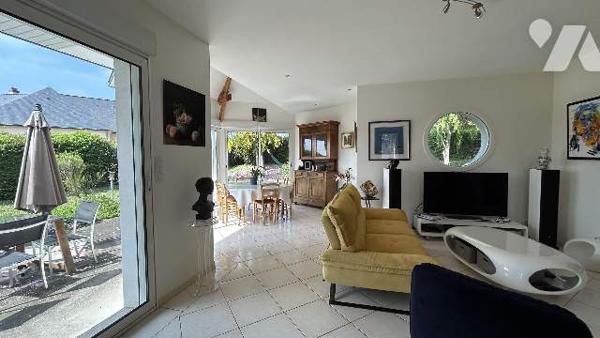 BELLE MAISON 4 CHAMBRES, TERRAIN 749 m², GARAGE