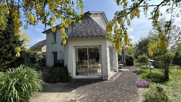 BELLE MAISON 4 CHAMBRES, TERRAIN 749 m², GARAGE