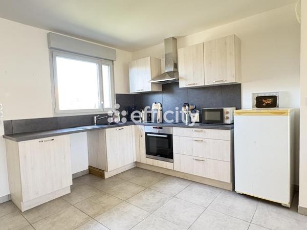 Maison
         4 pièces
        - 80 m² Exclusivité 295 000 € *