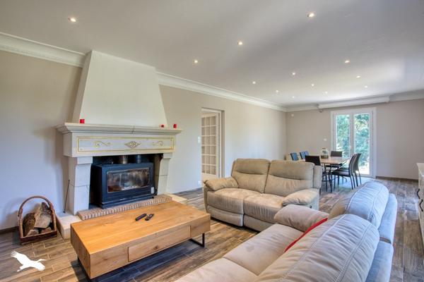 Maison à vendre 355 232 € La Feuillade 7 p 255 m² DPE D