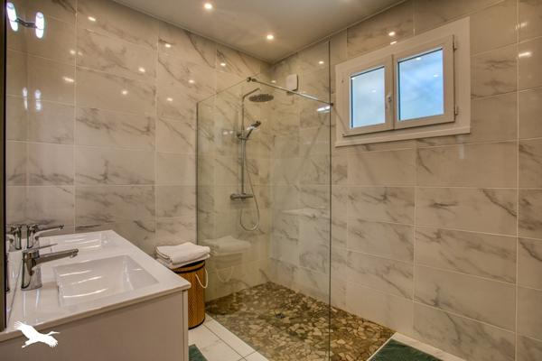 Maison à vendre 355 232 € La Feuillade 7 p 255 m² DPE D