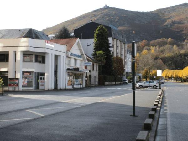 Local commercial 1 pièce T1 F1 190 m² à Lourdes 17 AVENUE DU PARADIS 65100 à louer