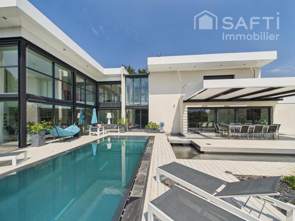 BORDEAUX 20MN - VILLA D'ARCHITECTE SUR LE GOLF - PISCINE - ASCENSEUR - GARAGE - 5 CHAMBRES