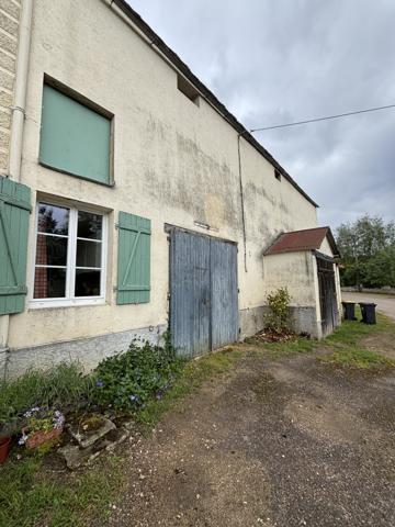 QUEMIGNY SUR SEINE ( 21) belle maison année 1837 de 125 m² avec 2400m² de terrain /dépendances  Quemigny-sur-Seine (21510)