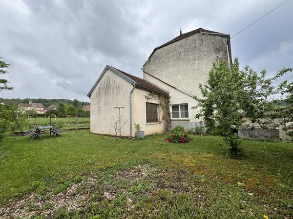 QUEMIGNY SUR SEINE ( 21) belle maison année 1837 de 125 m² avec 2400m² de terrain /dépendances  Quemigny-sur-Seine (21510)