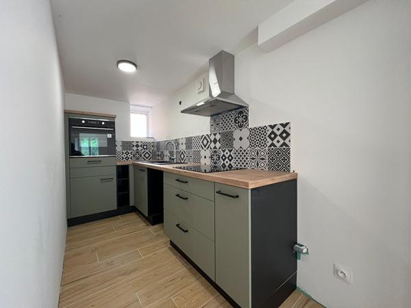 Maison centre de Gencay , 61m²  2 chambres et terrasse.