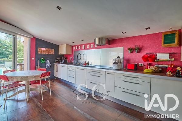 Maison à vendre 5 pièces 168 m² Mérignac