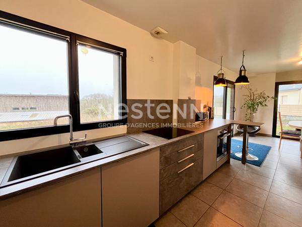 A VENDRE : MAISON DE 2020, HORS LOTISSEMENT, 4 CHAMBRES, VIE DE PLAIN-PIED AU HINGLE PROCHE DINAN