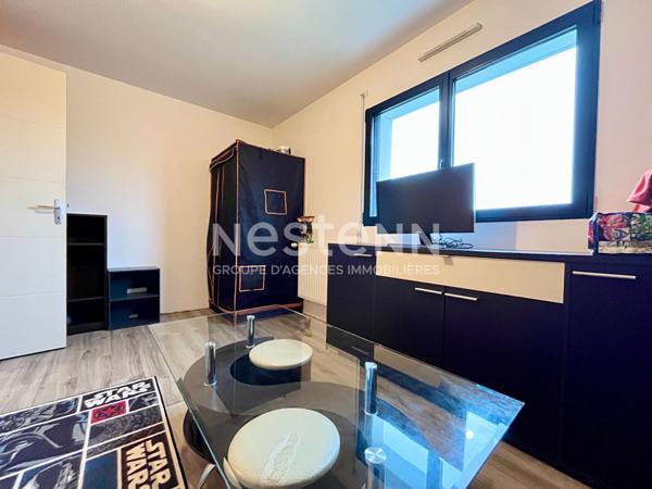 A VENDRE : MAISON DE 2020, HORS LOTISSEMENT, 4 CHAMBRES, VIE DE PLAIN-PIED AU HINGLE PROCHE DINAN