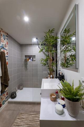 BRIGNAIS  Appartement toit-terrasse 200 m²  Vue dégagée