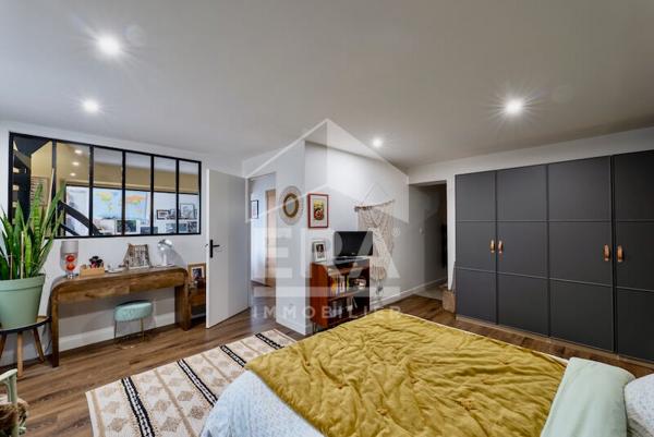 BRIGNAIS  Appartement toit-terrasse 200 m²  Vue dégagée