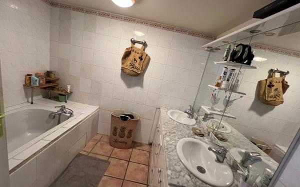 Appartement à vendre    3 pièces • 64 m2 Barbentane