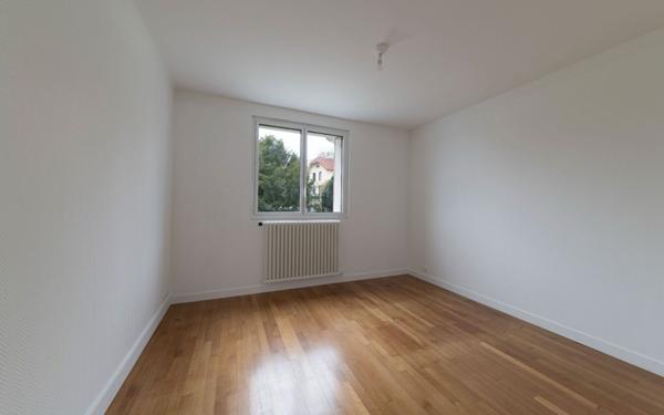 Appartement à louer    5 pièces •  Saint-Michel-sur-Orge