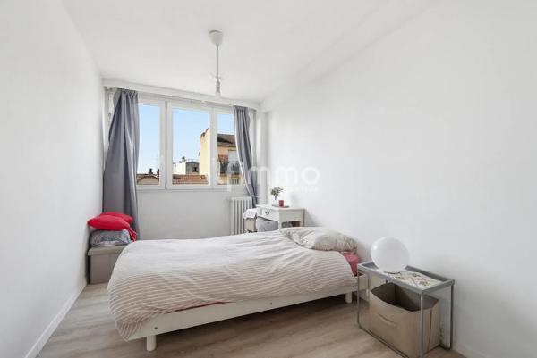 Vincennes Est- Appartement 3P/2CH 53m2- Balcon et Cave- Stationnement