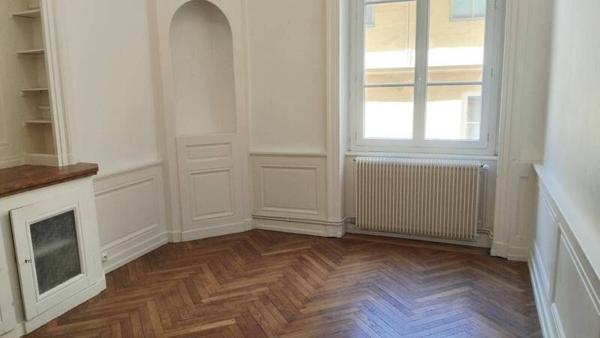 Appartement 3 pièces                                        - 69001 Lyon 1er Arrondissement Réf : 5260