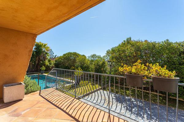 Maison familiale avec jardin, piscine et vues