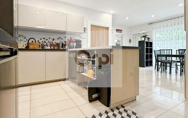 Maison à vendre    6 pièces •  Argenteuil