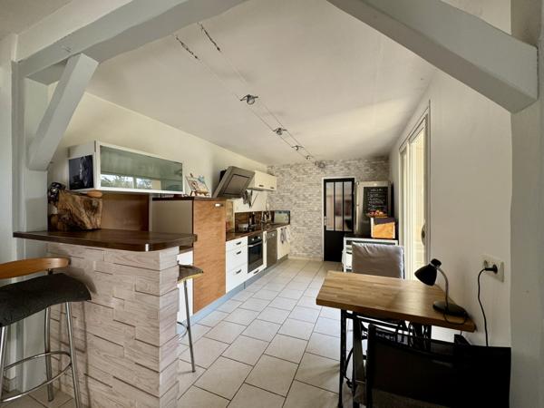 Maison  6 pièce(s)  4 chambre(s)  123 m²