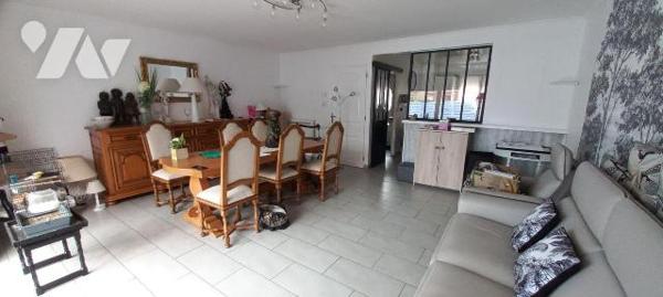 Dunkerque (59430) St Pol/mer, maison de ville des années 98 édifiée sur un terrain de 154 m². E...