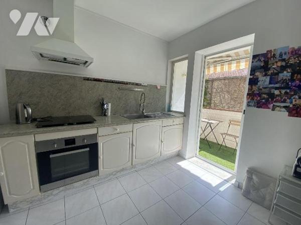 BORDEAUX Palais Gallien Fondaudège Superbe emplacement dans rue prisée
Appartement de 67 m² av...