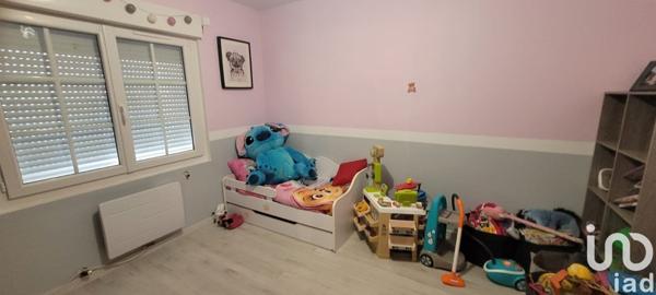 Maison traditionnelle 10 pièces de 292 m² à Cozes (17120)