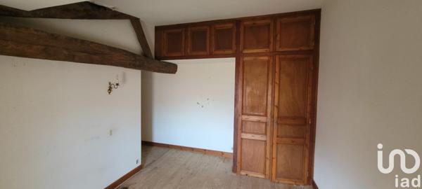 Maison traditionnelle 10 pièces de 292 m² à Cozes (17120)