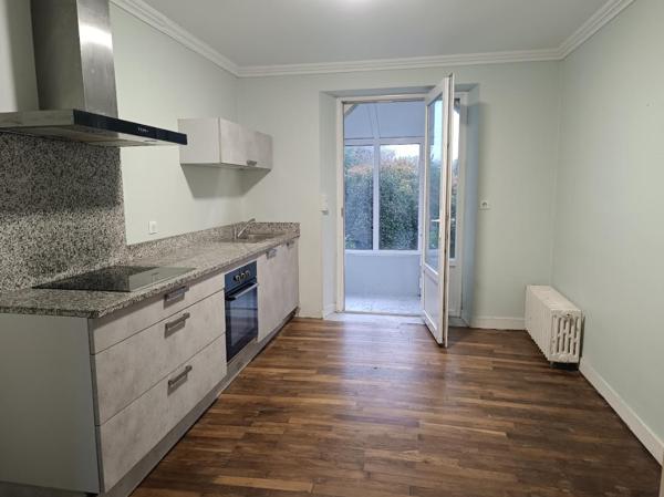 29520 Laz maison 5 chambres sous sol complet électricité récente  double vitrage tout à l'égout