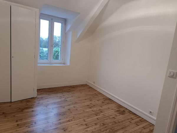 29520 Laz maison 5 chambres sous sol complet électricité récente  double vitrage tout à l'égout