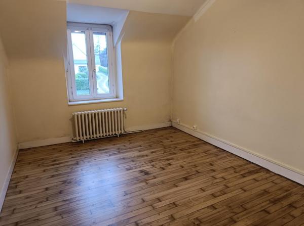 29520 Laz maison 5 chambres sous sol complet électricité récente  double vitrage tout à l'égout