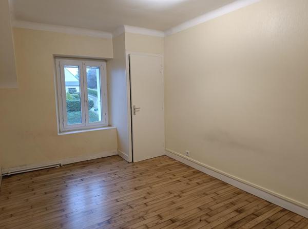 29520 Laz maison 5 chambres sous sol complet électricité récente  double vitrage tout à l'égout