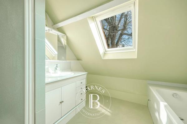 Triel-sur-Seine, Maison 6 Chambres -  247 m² à vendre