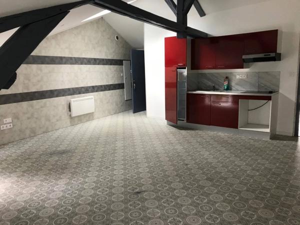 Local et deux appartements dans Bressuire
