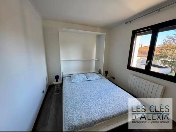 MAISON CONTEMPORAINE AVEC PISCINE