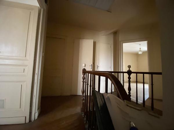 A vendre, Immeuble de rapport à Périgueux avec 3 appartements et un local commercial