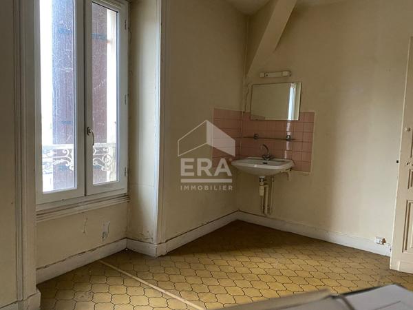 A vendre, Immeuble de rapport à Périgueux avec 3 appartements et un local commercial