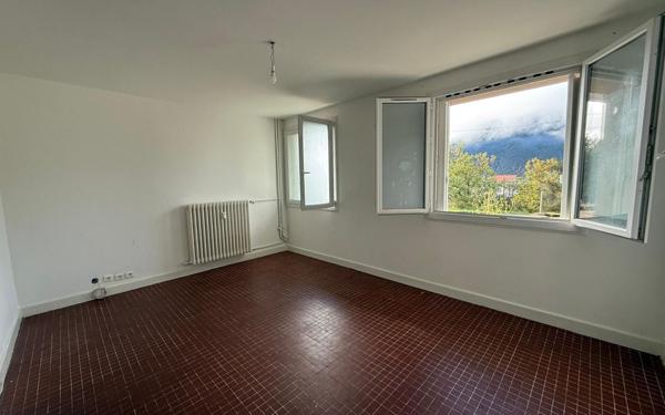 Appartement à louer    4 pièces • 69 m2 Laragne-Montéglin