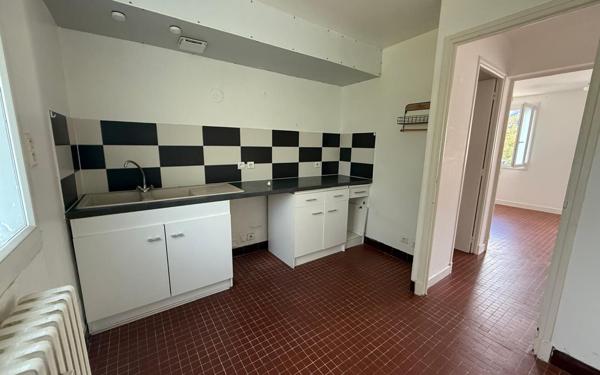 Appartement à louer    4 pièces • 69 m2 Laragne-Montéglin