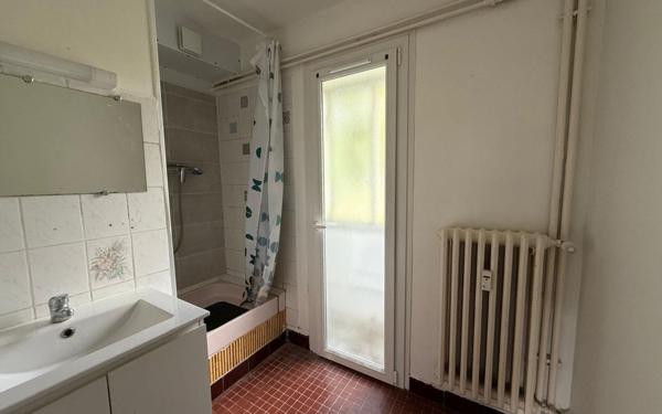 Appartement à louer    4 pièces • 69 m2 Laragne-Montéglin
