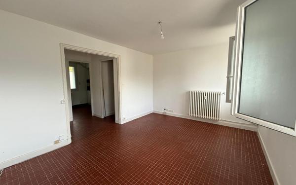 Appartement à louer    4 pièces • 69 m2 Laragne-Montéglin