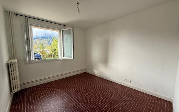 Appartement à louer    4 pièces • 69 m2 Laragne-Montéglin