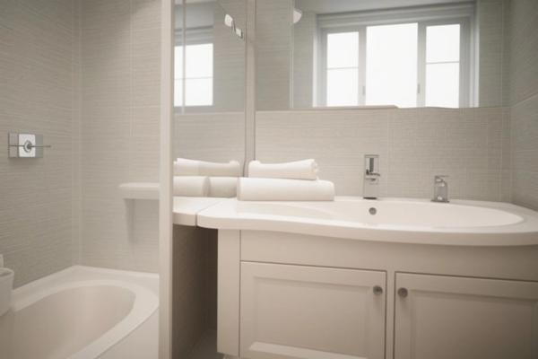 Domaine de Pont royal, spacieux et lumineux appartement de 40 m2,belle vue, localisé en angle, une chambre, grande loggia terrasse, place de parking sous la résidence