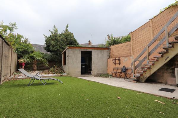 Saint-Nazaire, tout proche du Jardin des plantes, maison familiale de 138 m² au sol + local commercial