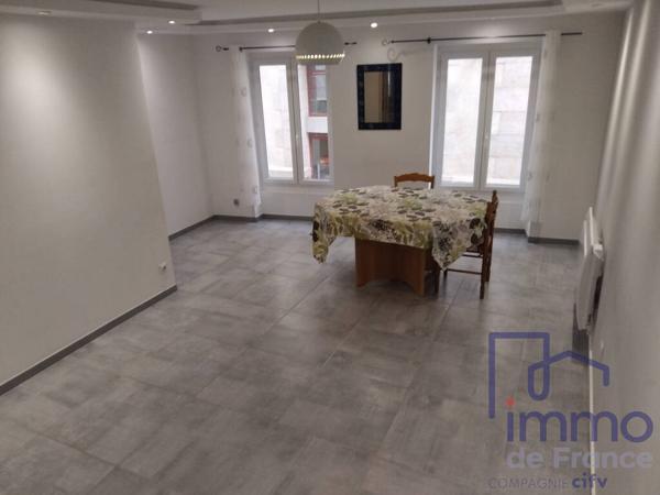 Maison de ville avec local en plein centre-ville