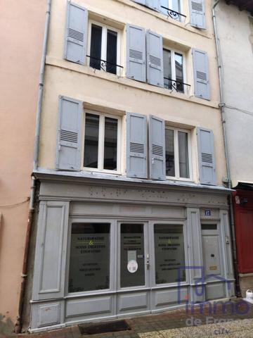 Maison de ville avec local en plein centre-ville