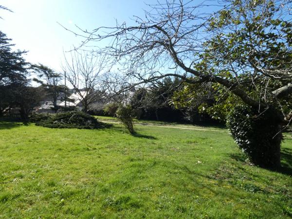 BELLE OPPORTUNITE FONCIERE ! Terrain constructible de près de 3 000m2