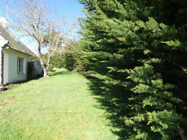 BELLE OPPORTUNITE FONCIERE ! Terrain constructible de près de 3 000m2