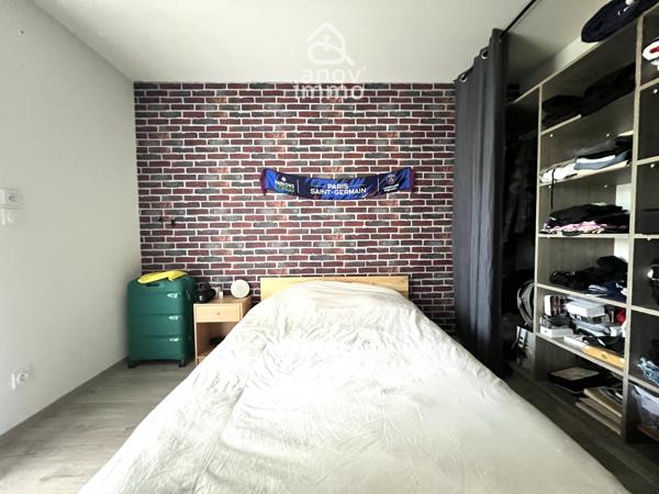 Maison
                                                                                                                                                                                                                                                                                                                        7 pièce(s)                                                                                                                                                                                                          5 chambre(s)                                                                                                                                                                                                          171  m²