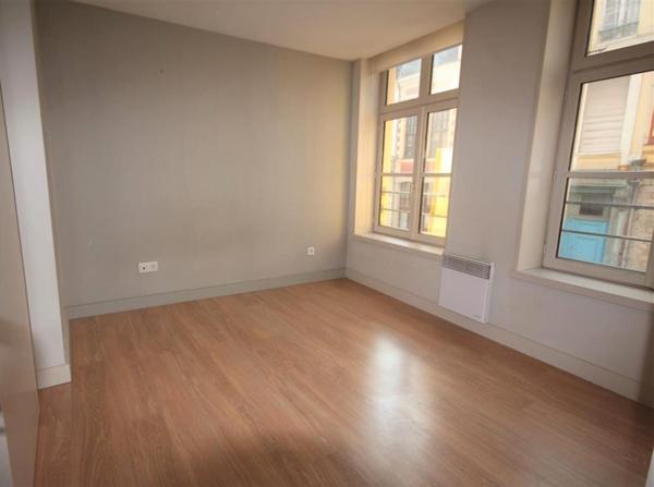 A LOUER : T3 à LILLE • Rue de la Barre - Vieux Lille • 1 160 € CC • Réf. 6010
